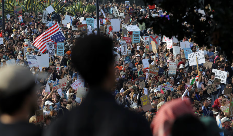 Protestos contra o ICE se espalham pelos Estados Unidos