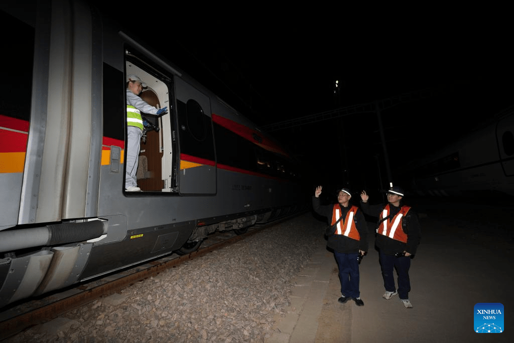 Ferroviários reforçam manutenção durante a correria das viagens da Festa da Primavera