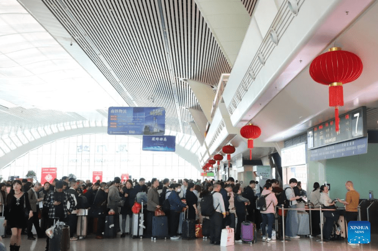 Corrida de viagens da Festa da Primavera na China ultrapassa meio percurso com 5,08 bilhões de viagens