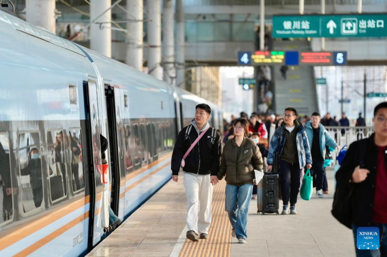 China se prepara para pico de viagens de retorno com fim do feriado da Festa da Primavera