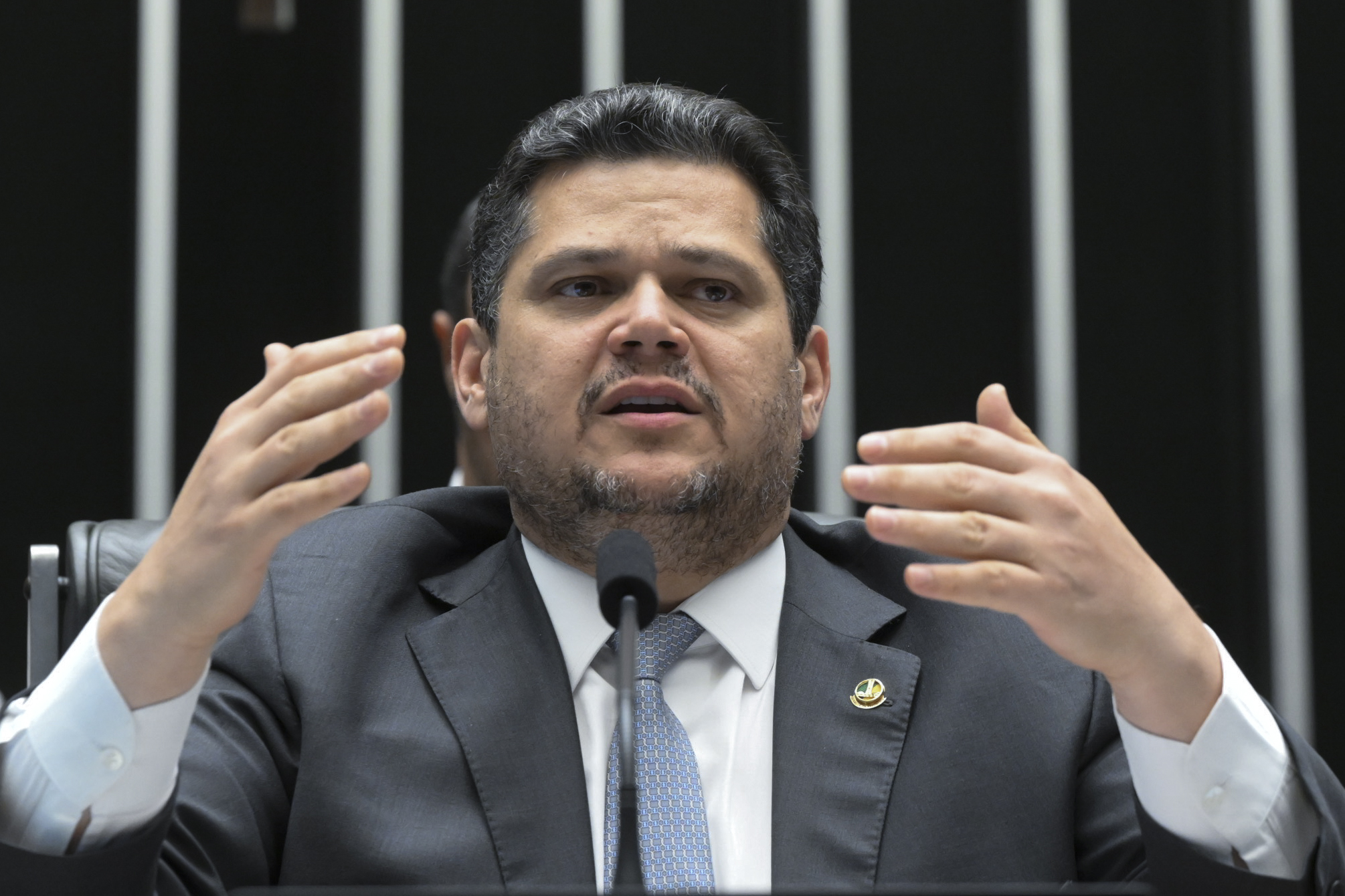 Plenário da Câmara dos Deputados durante sessão conjunta do Congresso Nacional destinada à deliberação dos Projetos de Lei do Congresso Nacional n°s 4, 6 a 11, 13, 15 (PLOA 2026), 16, 18 a 28 e 32, todos de 2025.
Mesa:
presidente do Senado Federal, senador Davi Alcolumbre (União-AP), conduz sessão.
Foto: Carlos Moura/Agência Senado