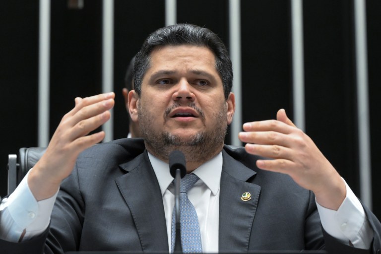 Plenário da Câmara dos Deputados durante sessão conjunta do Congresso Nacional destinada à deliberação dos Projetos de Lei do Congresso Nacional n°s 4, 6 a 11, 13, 15 (PLOA 2026), 16, 18 a 28 e 32, todos de 2025.
Mesa:
presidente do Senado Federal, senador Davi Alcolumbre (União-AP), conduz sessão.
Foto: Carlos Moura/Agência Senado