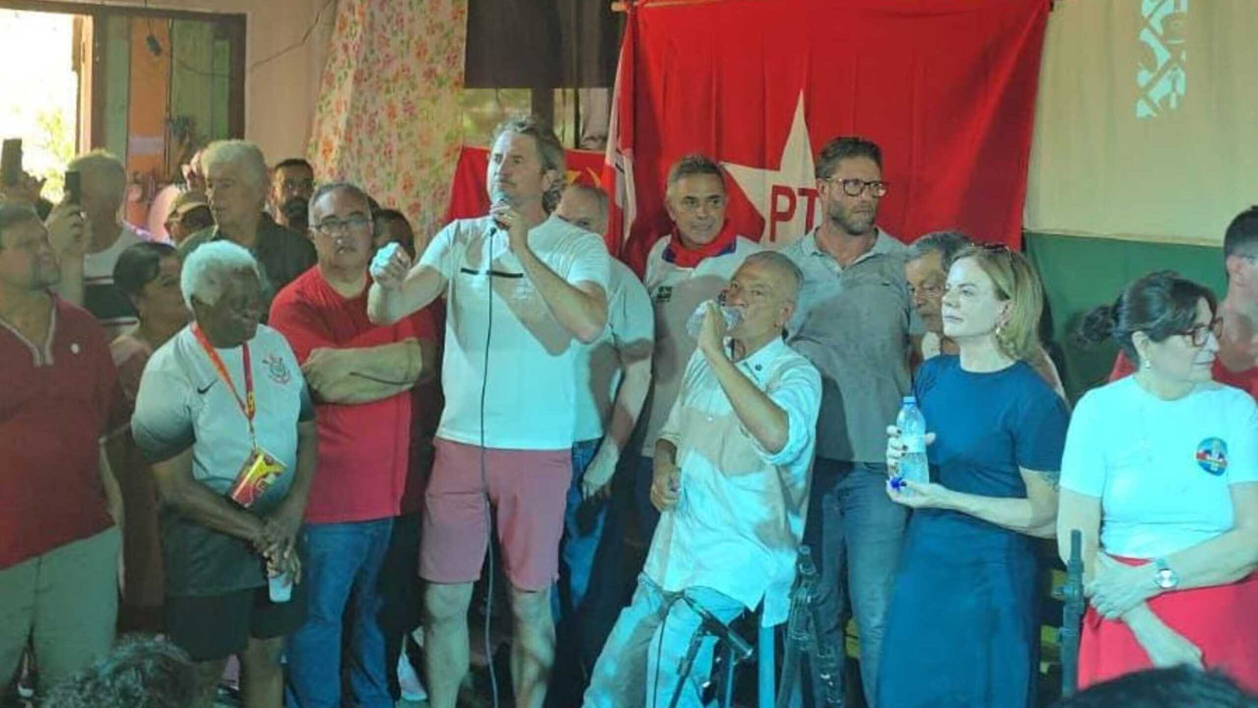 Encontro Caiçara na Ilha dos Valadares, em Paranaguá (PR)
