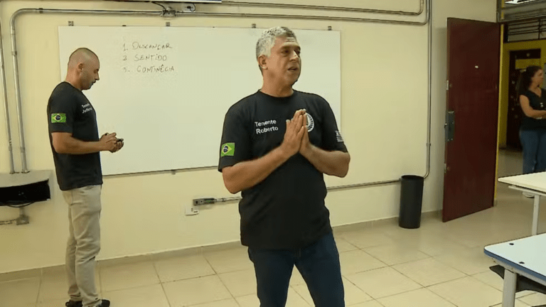 Palavras foram escritas de forma incorreta no quadro