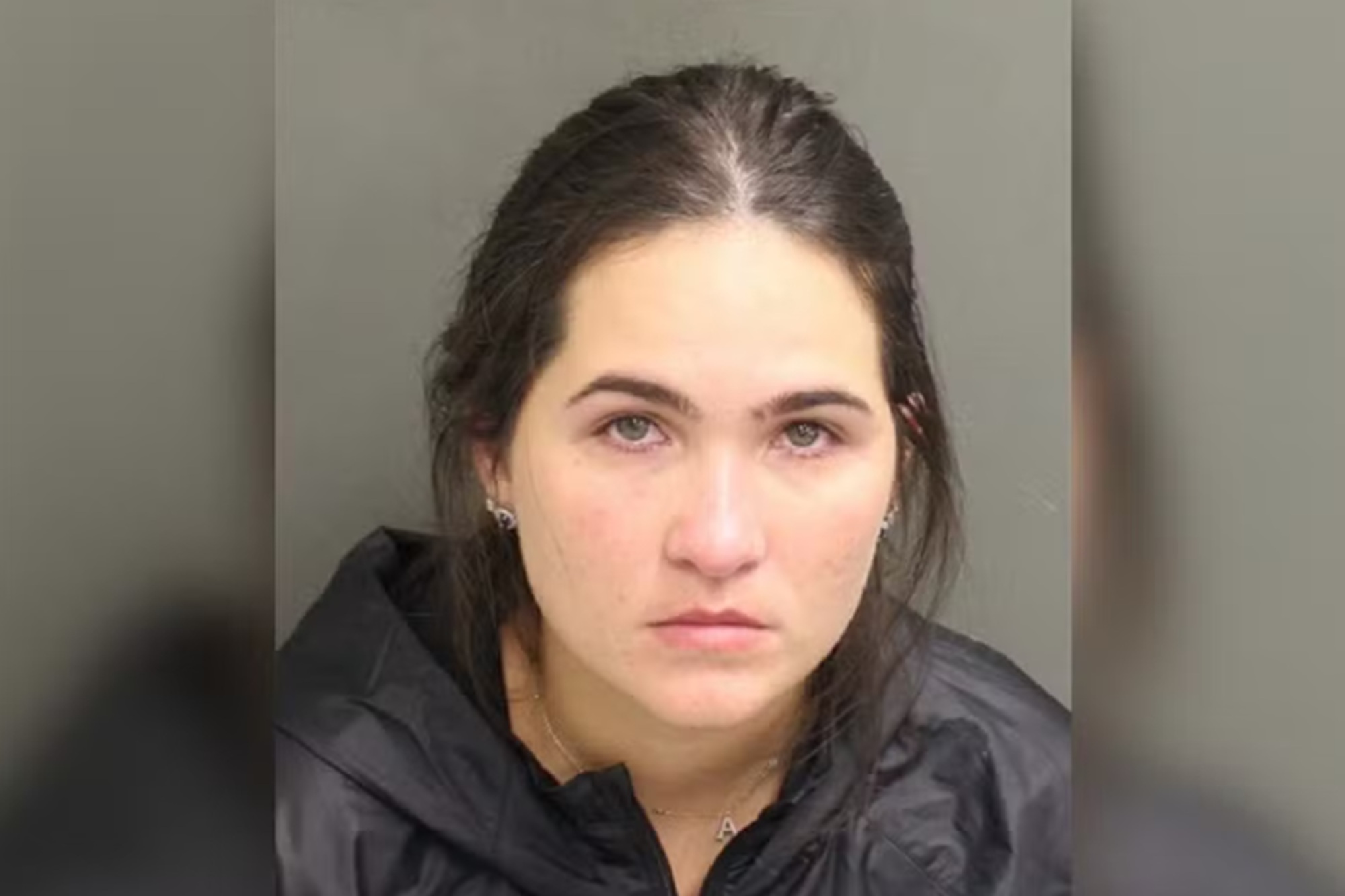 Amanda Vasconcelos, esposa do cantor sertanejo Henrique, foi presa em Orlando