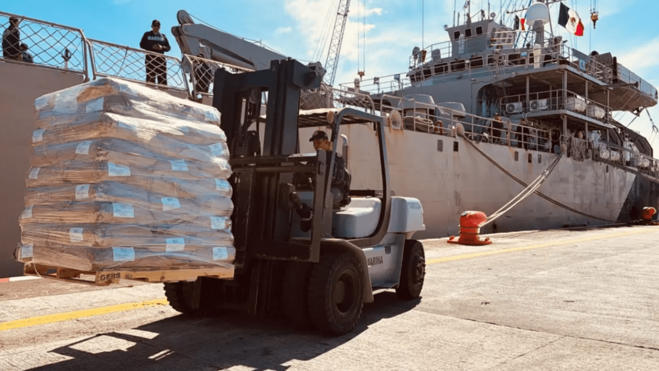 Navio mexicano leva ajuda humanitária a Cuba
