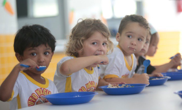 Com novo reajuste, investimento do MEC em alimentação escolar cresce 55% desde 2023