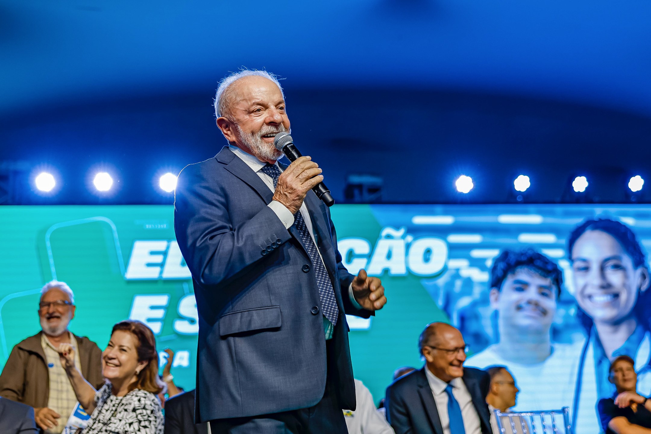 09.02.2026 - Presidente da República, Luiz Inácio Lula da Silva, durante cerimônia de anúncios de investimentos em Educação e Saúde no estacionamento do Paço Municipal. Mauá (SP) - BrasilFoto: Ricardo Stuckert / PR
