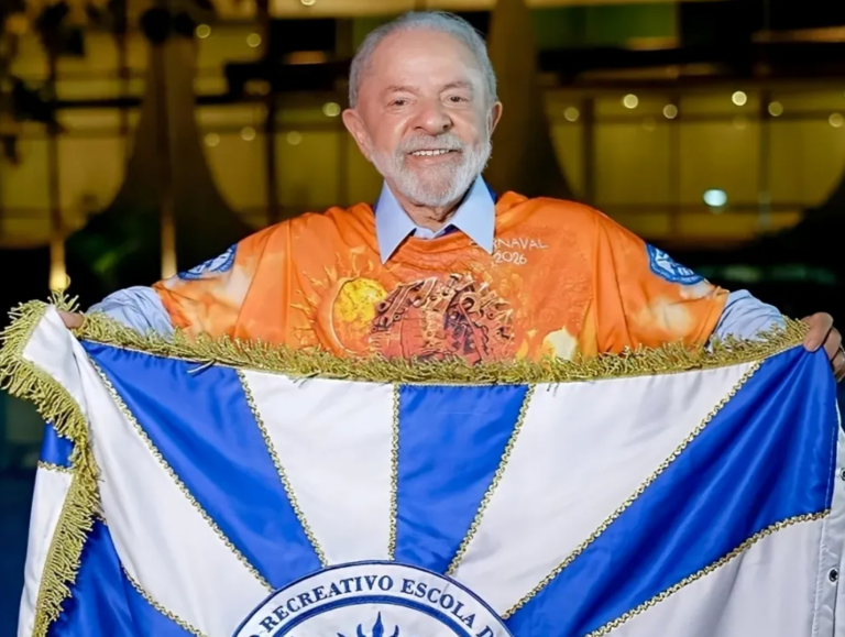 Presidente Lula foi homenageado pela Acadêmicos de Niterói