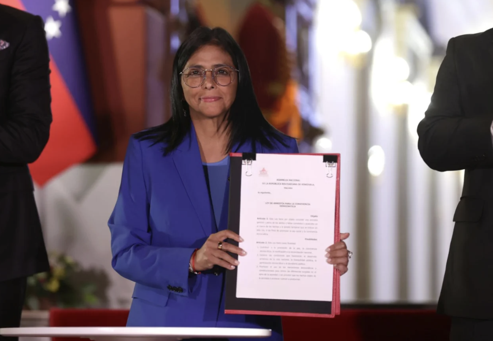 Delcy Rodriguez promulga a Lei de Anistia