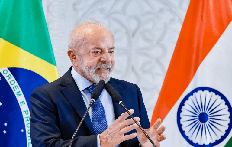 Presidente Lula durante entrevista coletiva na Índia