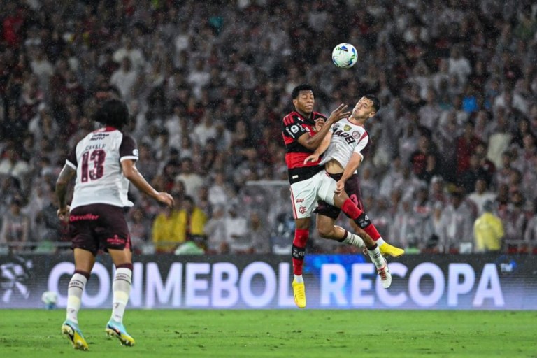 Derrotado pelo Lanús da Argentina, Flamengo é vice-campeão da Recopa Sul-Americana