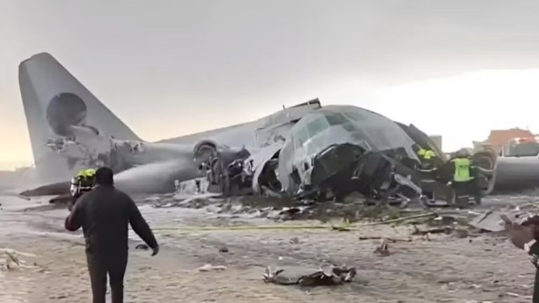 Avião da Força Aérea da Bolívia em El Alto