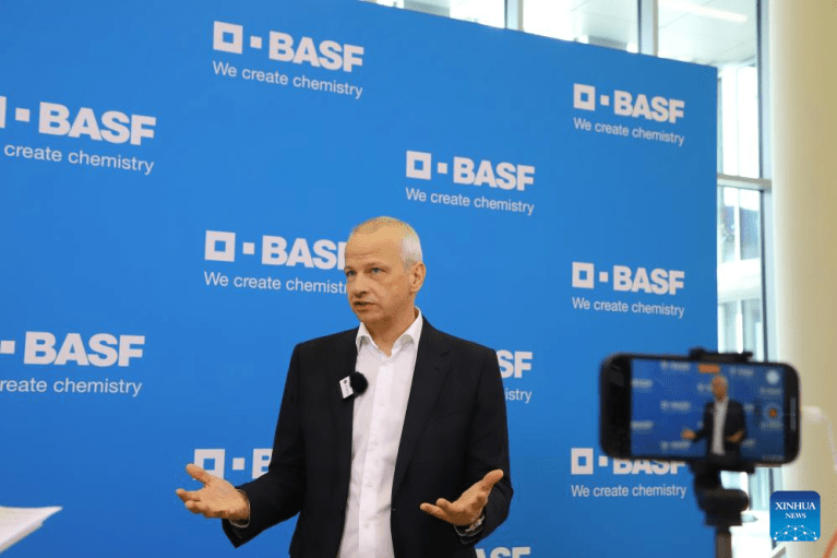 BASF visa crescimento a longo prazo na China apesar da queda nos lucros