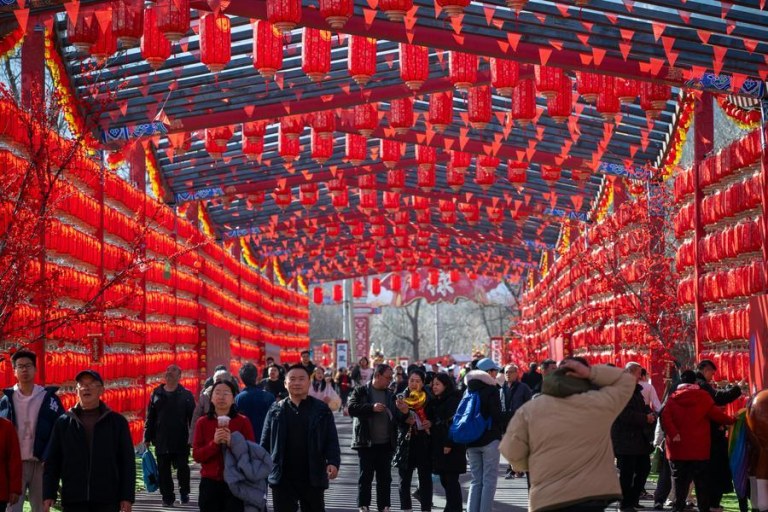 (Multimídia) Comentário: As próximas "duas sessões" preparam para um forte início do novo plano quinquenal da China