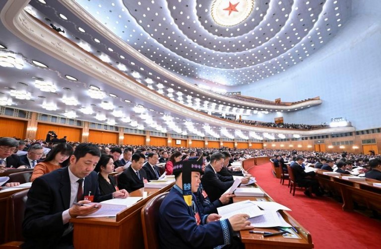 (Multimídia) Projeto de lei da China sobre planejamento de desenvolvimento nacional é submetido à sessão anual da APN para deliberação