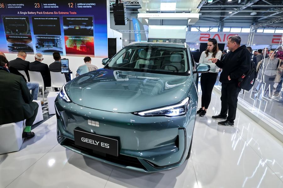Montadoras chinesas reforçam presença no Salão do Automóvel da Hungria