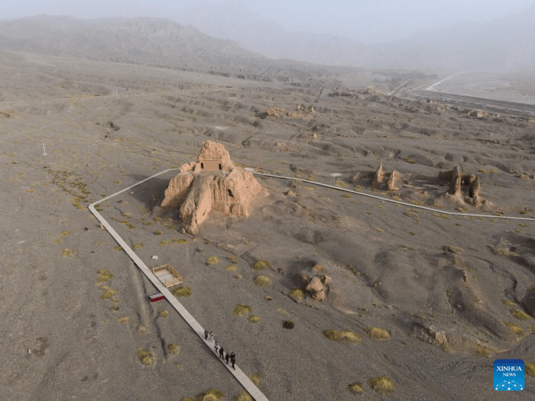 Cidade chinesa de Kuqa atrai visitantes para vivenciar história viva