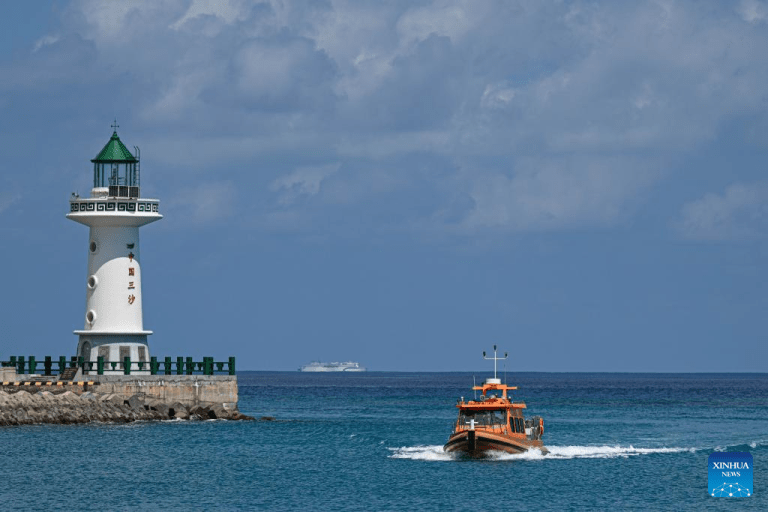 Embarcações de apoio marítimo melhoram o transporte inter‑ilhas em Hainan