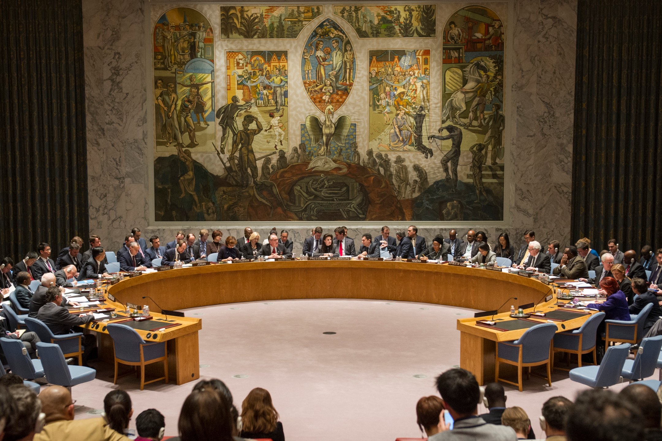 A China faz esforços diplomáticos em busca de solução política para os conflitos internacionais