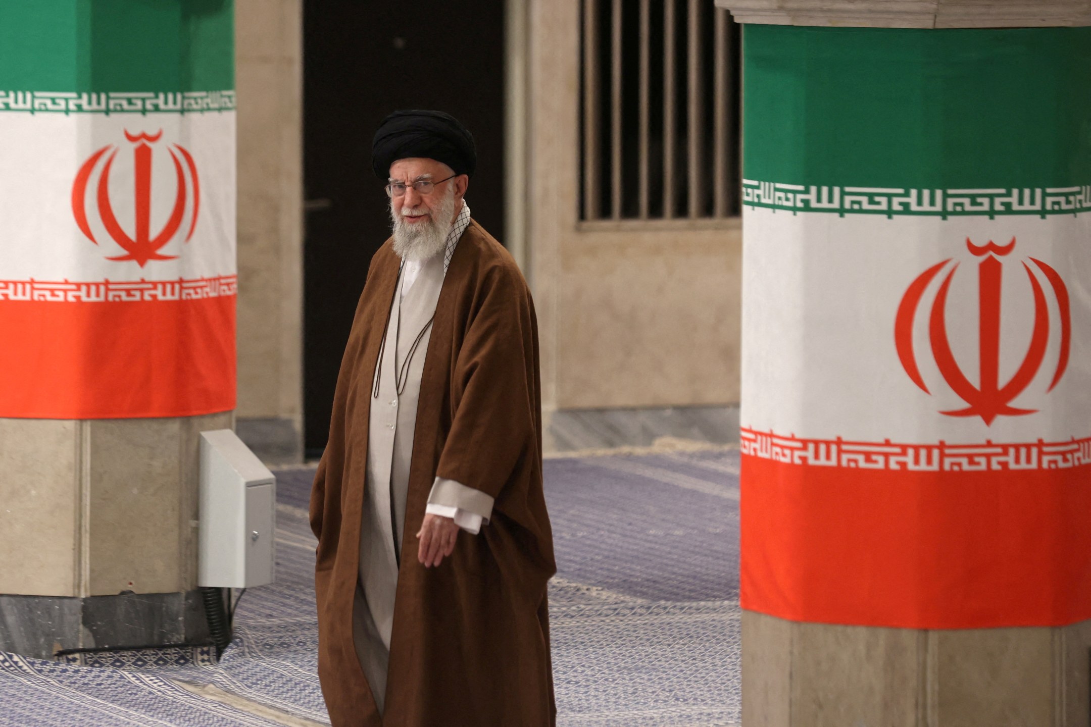 Ali Khamenei durante eleição parlamentar no Irã
10/05/2024
Majid Asgaripour/WANA via REUTERS