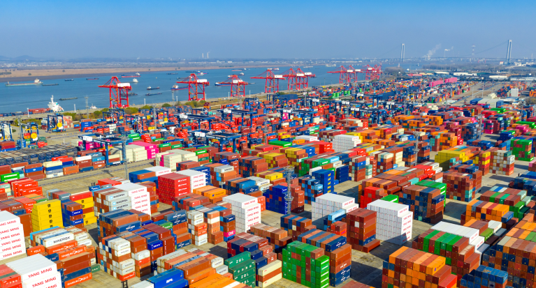 Terminal portuário na China, que se consolida como um dos maiores mercados de consumo do mundo