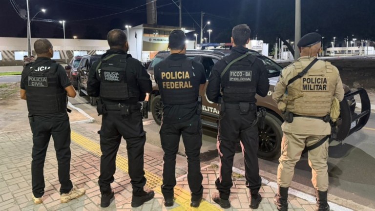 Agentes policiais