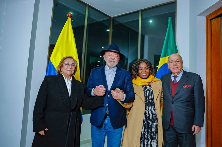 Presidente da República, Luiz Inácio Lula da Silva, durante chegada a Bogotá, no Aeroporto Internacional de Bogotá El Dorado. Bogotá - Colômbia