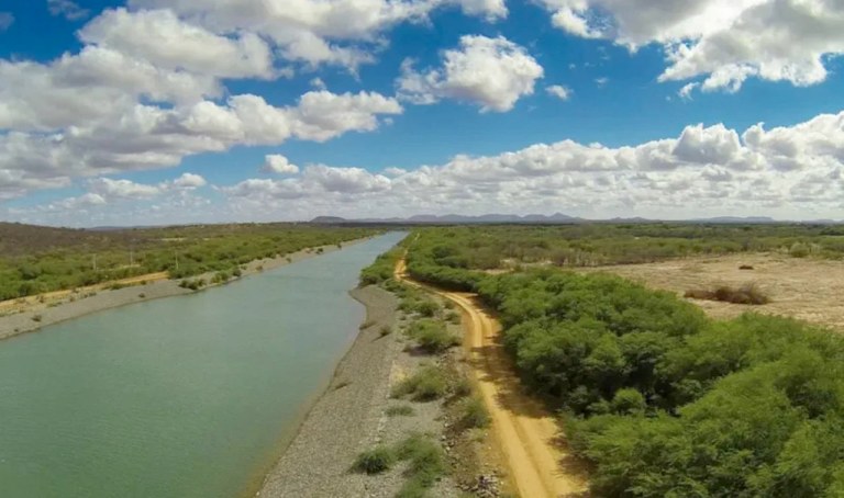 O rio São Francisco já enfrenta a redução do fluxo de água