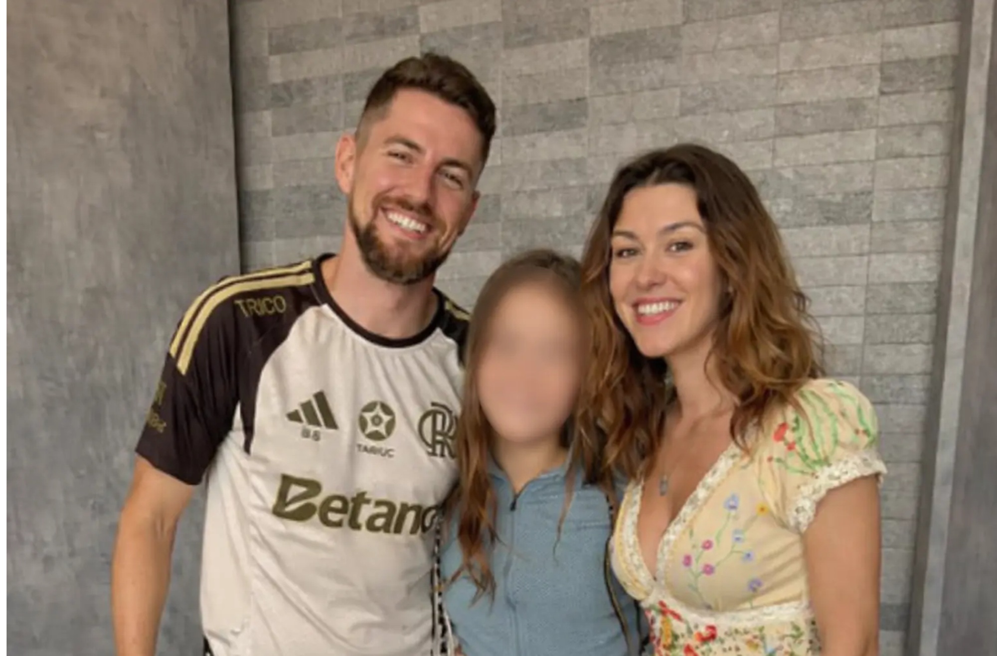 Catherine Harding, mulher de Jorginho, do Flamengo, rebateu a versão de Chappell Roan sobre o episódio envolvendo um segurança e sua filha