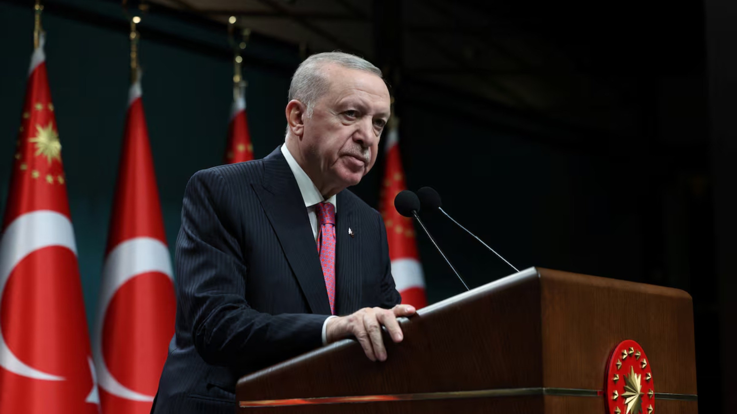O presidente da Turquia, Tayyip Erdogan, fala após uma reunião do gabinete em Ancara, Turquia, em 9 de março de 2026