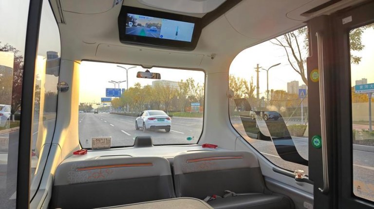 (Multimídia) China incentiva testes rodoviários ordenados de veículos inteligentes conectados
