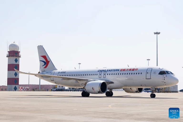 Avião C919 pousa no Aeroporto Internacional Taiping de Harbin, no nordeste da China