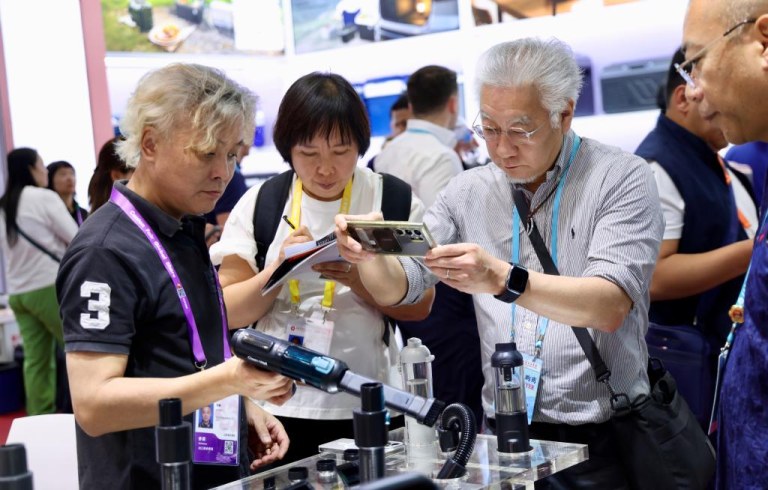 (Multimídia) Compradores do exterior atingem recorde na primeira fase da Feira de Cantão da China