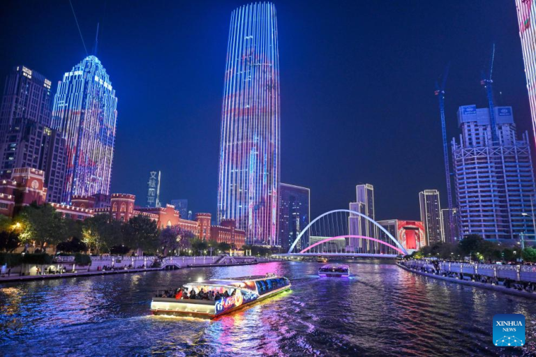 Veja imagens noturnas da cidade chinesa de Tianjin