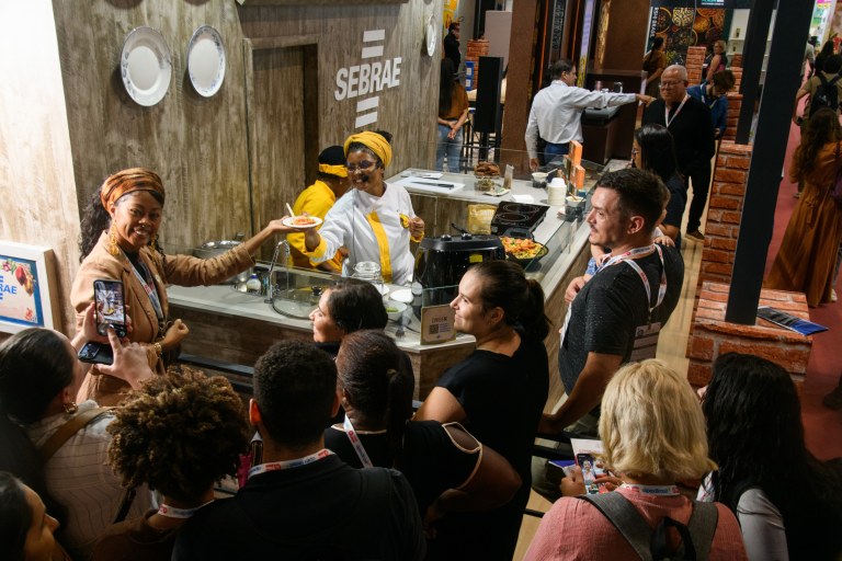 A chef pernambucana Negralinda, que comanda a Gastronomia do Mangue.