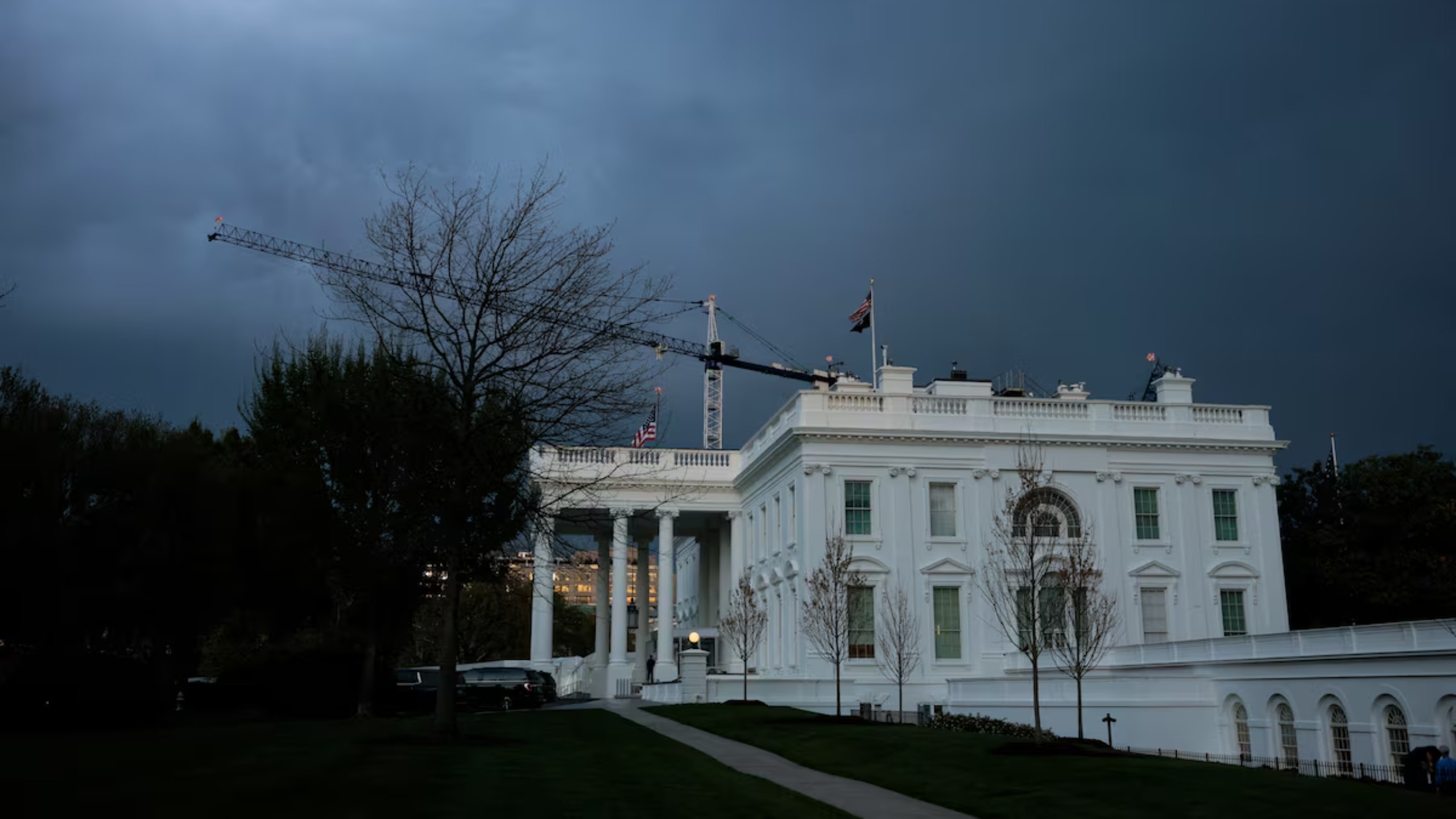 Uma vista da Casa Branca antes do pronunciamento em horário nobre do presidente dos Estados Unidos, Donald Trump, à nação, em Washington, D.C., EUA, em 1º de abril de 2026