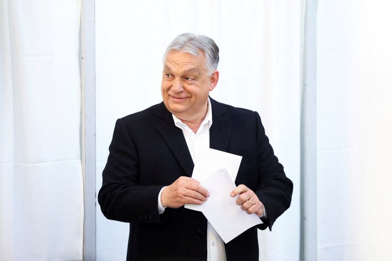 O primeiro-ministro húngaro,Viktor Orbán, vota em Budapeste, Hungria - 12 de abril de 2026