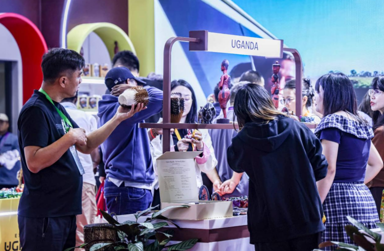Pavilhão de Uganda no Salão Nacional de Exposições da 8ª Exposição Internacional de Importação da China