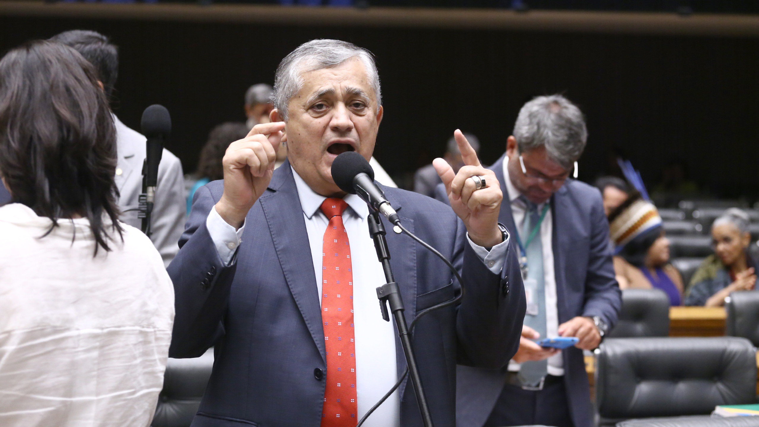 José Guimarães