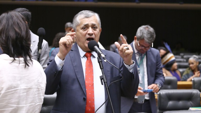 José Guimarães