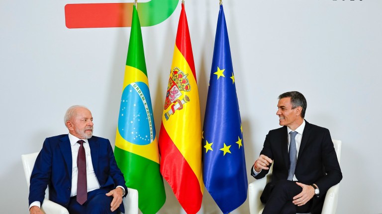 17.04.2026 – Presidente da República, Luiz Inácio Lula da Silva, durante reunião Plenária da I Cúpula Brasil-Espanha. Palácio Real de Pedralbes, Espanha.