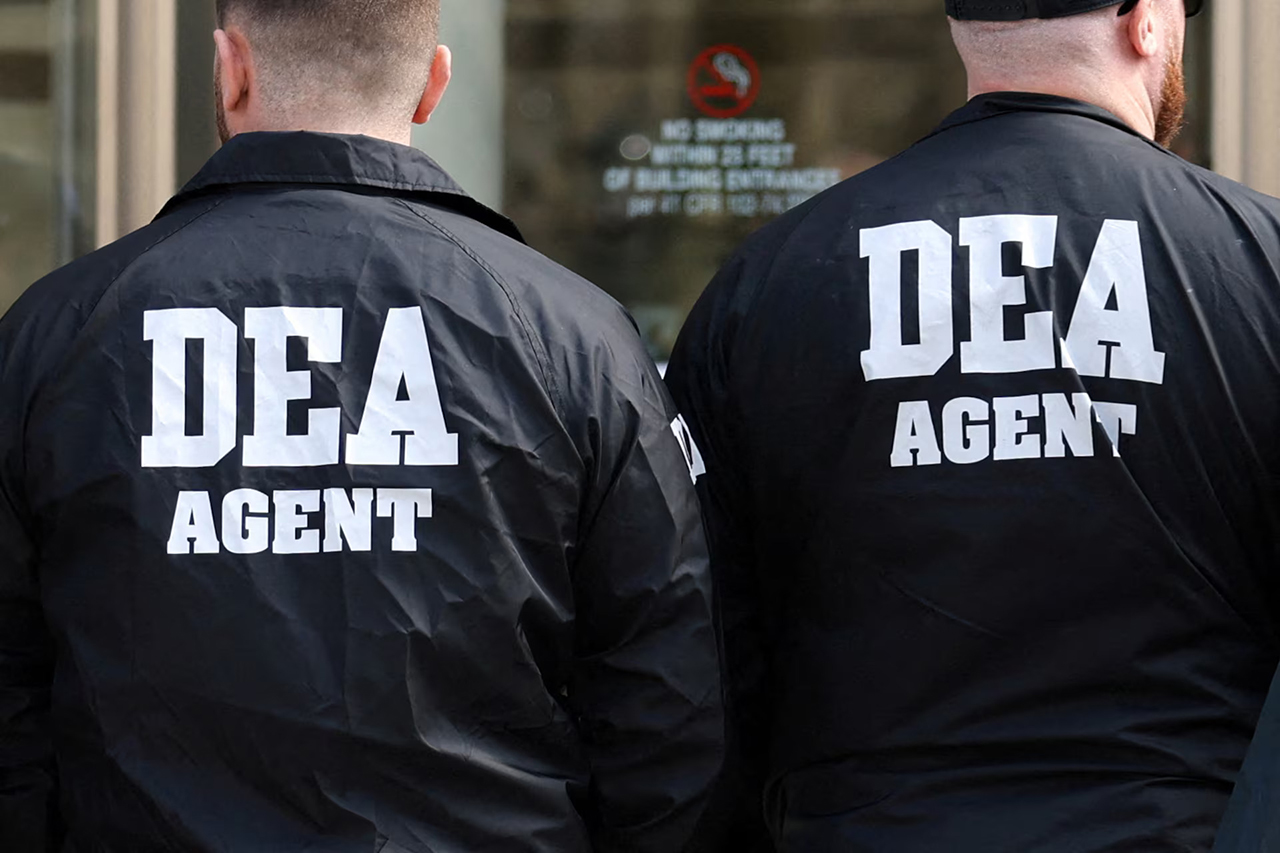 Agentes da Agência de Repressão às Drogas dos Estados Unidos