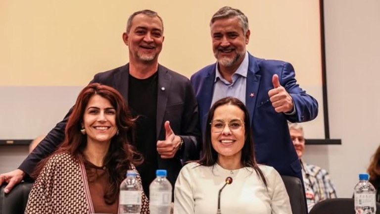 Edegar Pretto, Paulo Pimenta, Manuela D´ávila e Juliana Brizola