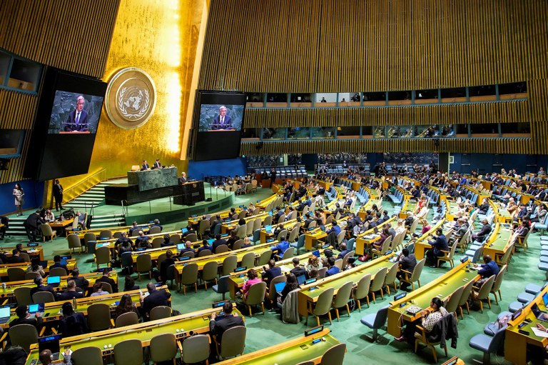 Secretário-geral da ONU, António Guterres, fala aos delegados durante reunião sobre o Tratado de Não Proliferação Nuclear na sede da ONU em Nova York