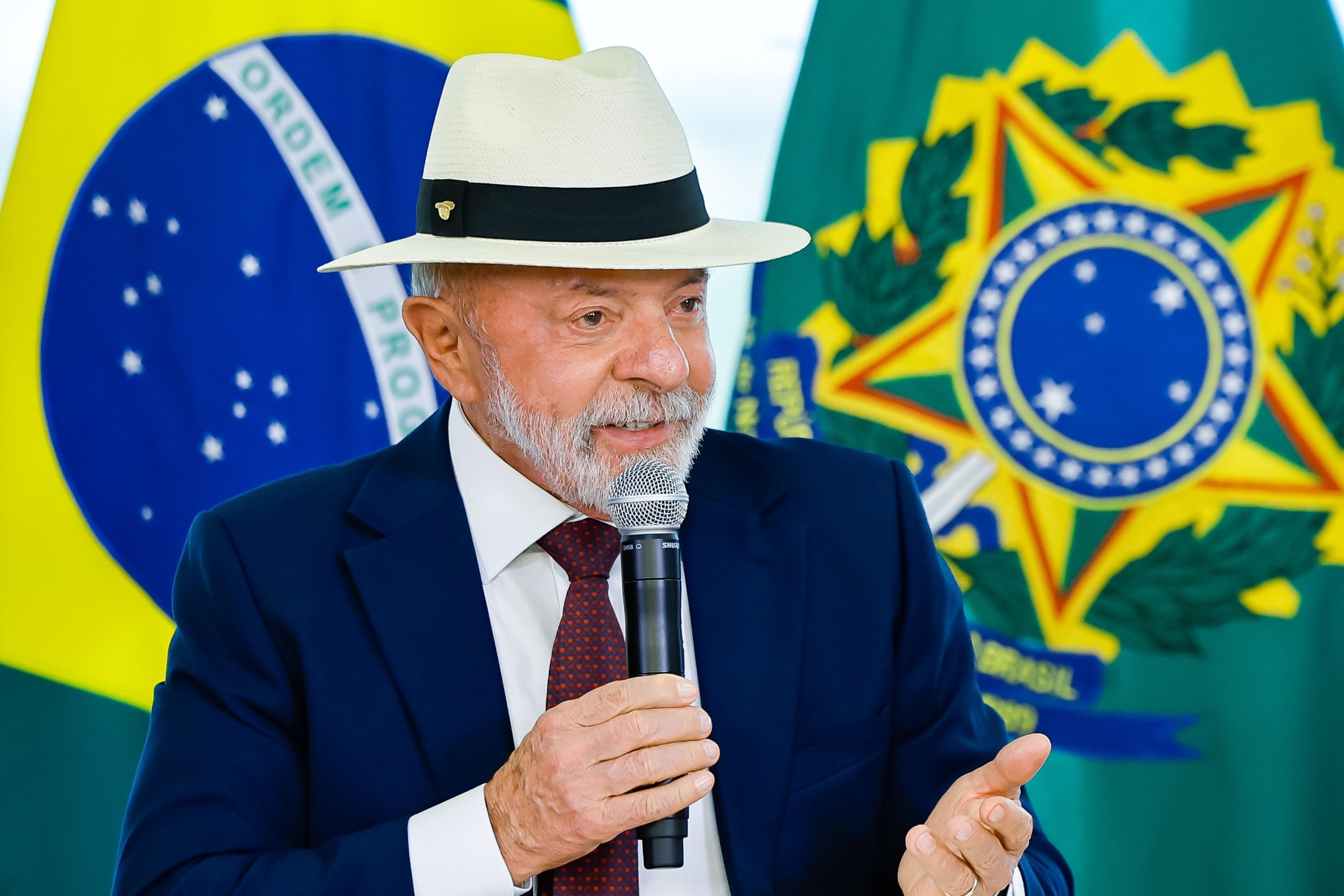 Presidente Lula durante assinatura do decreto de promulgação do Acordo de Comércio entre União Europeia e Mercosul.