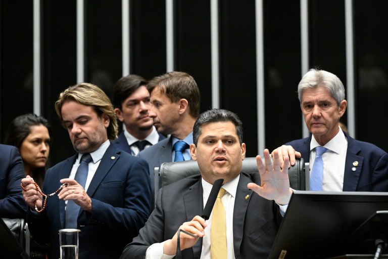 Plenário da Câmara dos Deputados durante sessão conjunta do Congresso Nacional destinada à deliberação do veto presidencial (VET 3/2026) ao projeto que trata da dosimetria das penas aplicadas aos condenados nos atos de 8 de janeiro de 2023. Mesa: deputado Eros Biondini (PL-MG); presidente do Senado Federal, senador Davi Alcolumbre (União-AP);
senador Jaime Bagattoli (PL-RO)