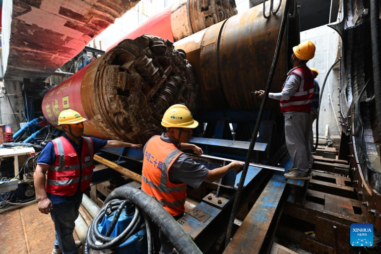 Microtuneladora "Lucheng" inicia operação de empuxo em Hainan, no sul da China