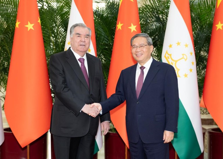 Primeiro-ministro chinês reúne-se com presidente do Tajiquistão