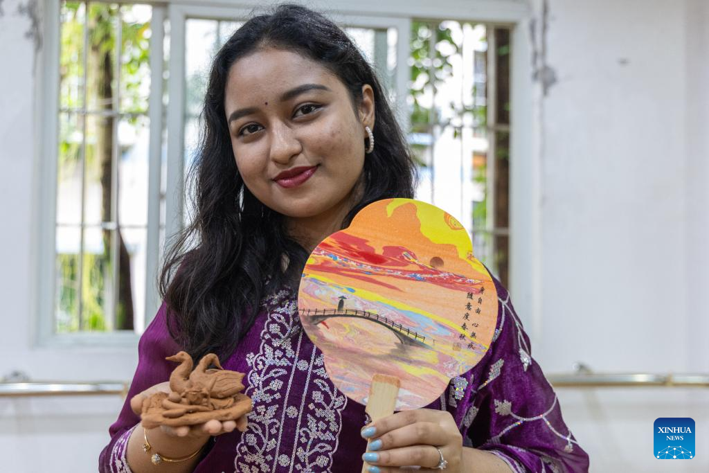 Estudantes internacionais participam de atividades culturais em Chongqing, sudoeste da China